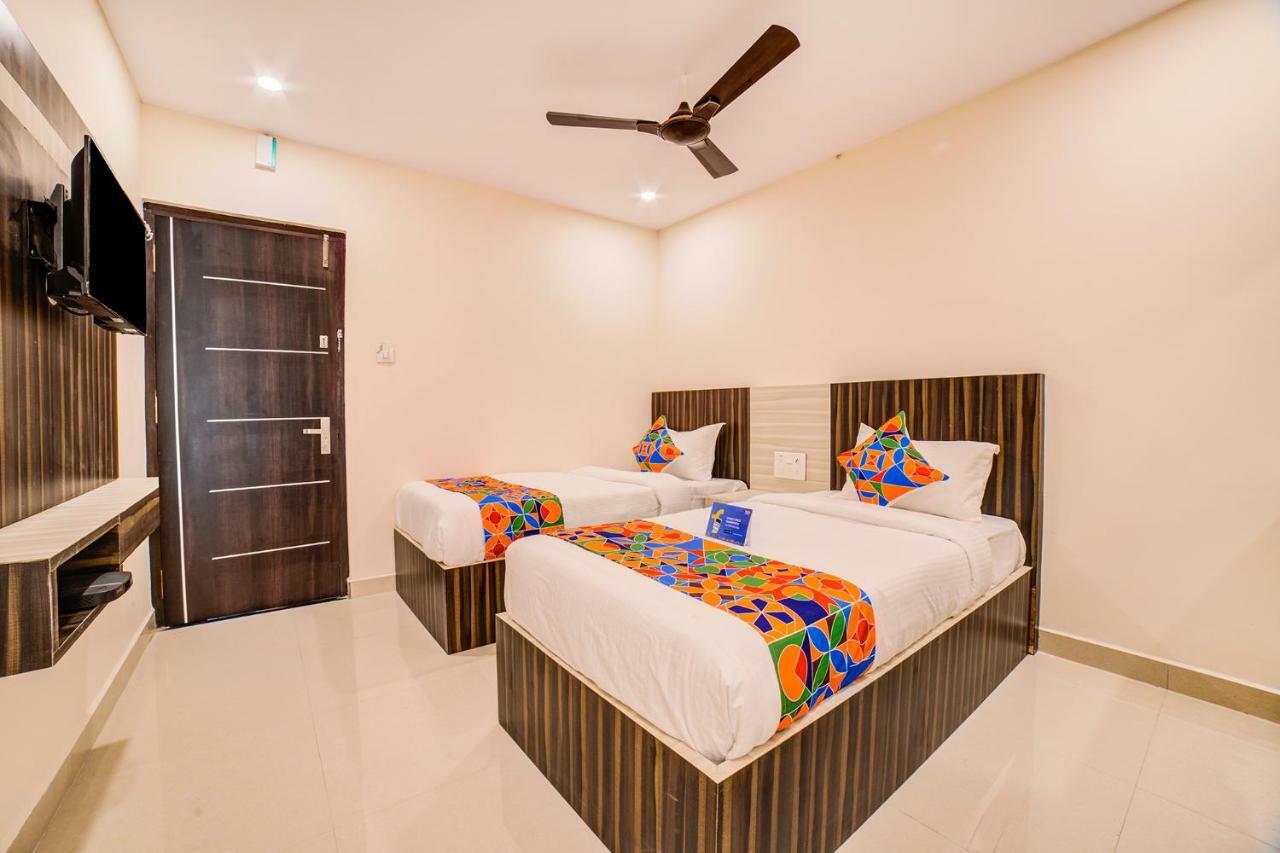 Fabhotel Spark Inn Dwarakanagar Vidzsajavádá Kültér fotó